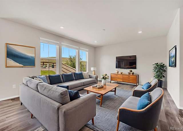 Property at 3325 Umber Cir, Castle Rock, CO 80109, 4 beds, 3 baths
