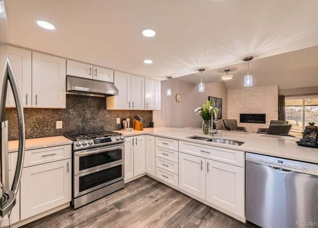 Property at 2061 S Worchester Way, Aurora, CO 80014, 3 beds, 3 baths
