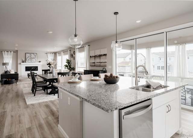 Property at 7195 S Yantley Way, Aurora, CO 80016, 6 beds, 5 baths