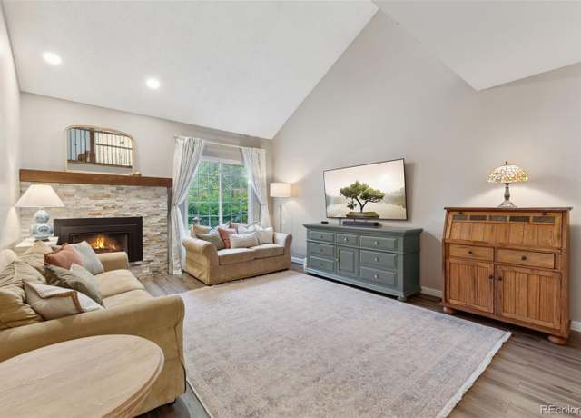 Property at 938 W Peakview Cir, Littleton, CO 80120, 3 beds, 4 baths