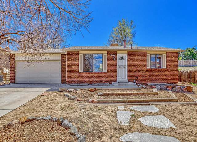 Property at 2675 S Carson Way, Aurora, CO 80014, 4 beds, 2 baths