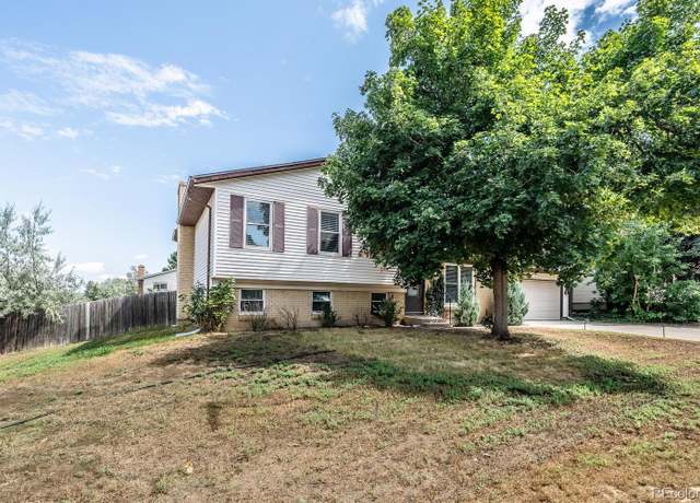 Property at 1922 S Ivory Way, Aurora, CO 80013, 4 beds, 2 baths