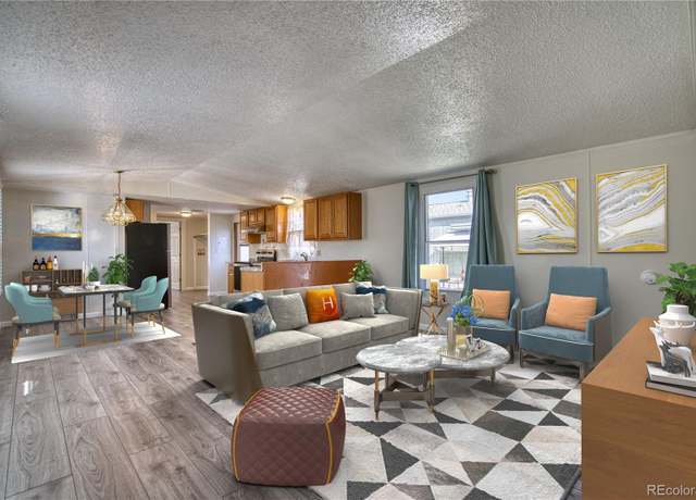 Property at 900 Mountain View Ave, Longmont, CO 80501, 3 beds, 2 baths