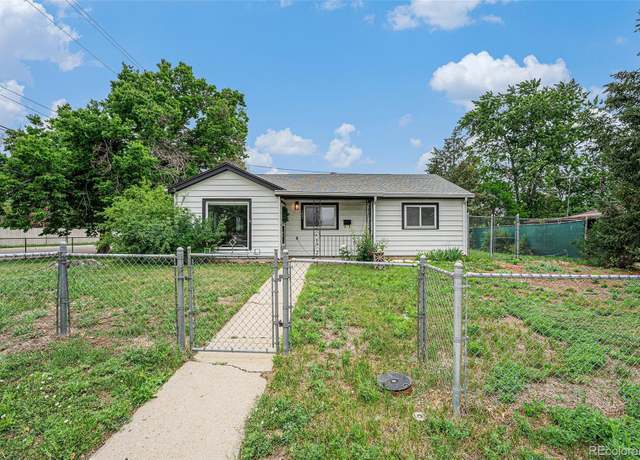 Property at 1001 Victor St, Aurora, CO 80011, 3 beds, 2 baths