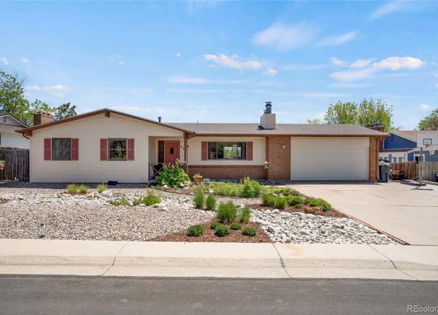 Property at 330 Johnson Dr, Castle Rock, CO 80104, 5 beds, 3 baths