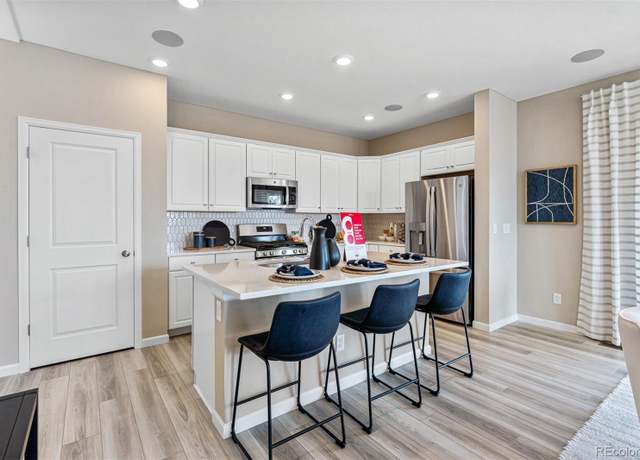 Property at 3297 N Duquesne Way, Aurora, CO 80019, 4 beds, 3 baths