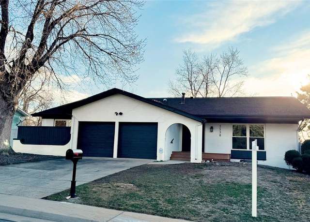 Property at 2538 S Dover Way, Lakewood, CO 80227, 4 beds, 3 baths