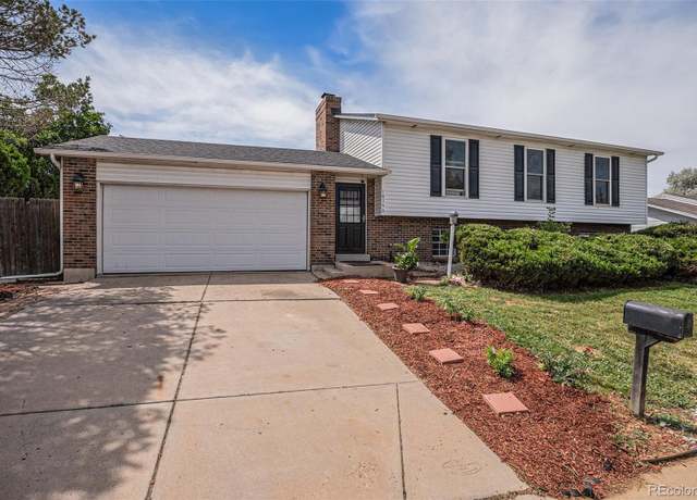 Property at 18390 E Iowa Dr, Aurora, CO 80017, 4 beds, 2 baths