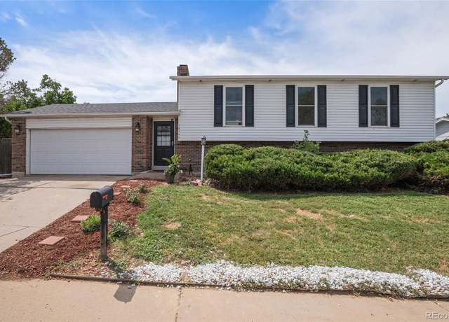 Property at 18390 E Iowa Dr, Aurora, CO 80017, 4 beds, 2 baths