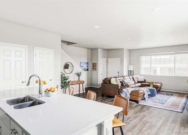 Property at 5099 S Robb St, Littleton, CO 80127, 3 beds, 3 baths