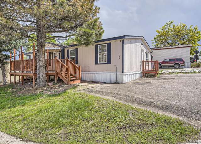 Property at 2551 W 92 Ave, Federal Heights, CO 80260, 4 beds, 2 baths