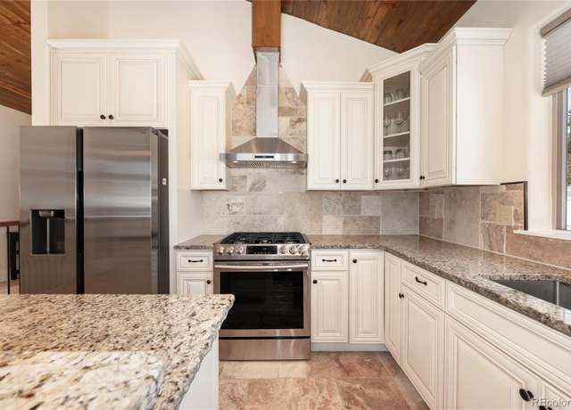 Property at 304 Gcr 424, Grand Lake, CO 80447, 3 beds, 3 baths
