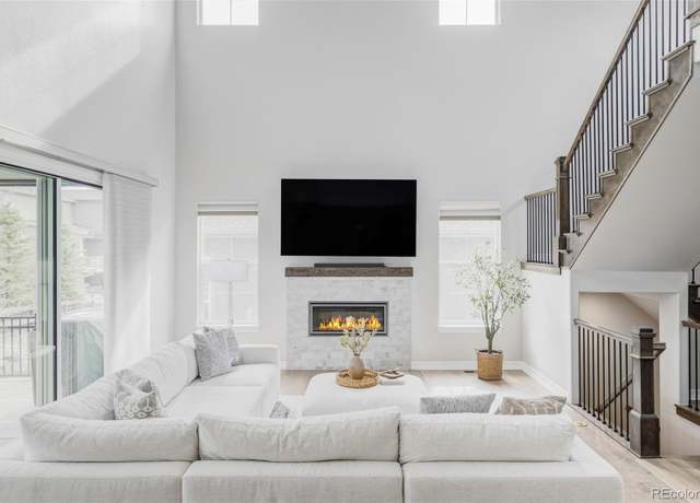 Property at 27500 E Lakeview Dr, Aurora, CO 80016, 5 beds, 5 baths