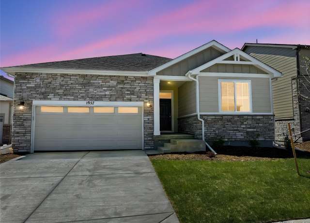 Property at 1957 S Coolidge Way, Aurora, CO 80018, 3 beds, 2 baths