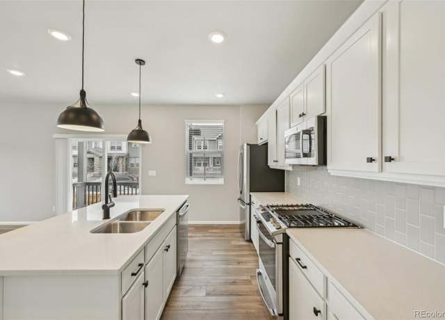 Property at 6225 N Nepal Ct, Aurora, CO 80019, 3 beds, 3 baths