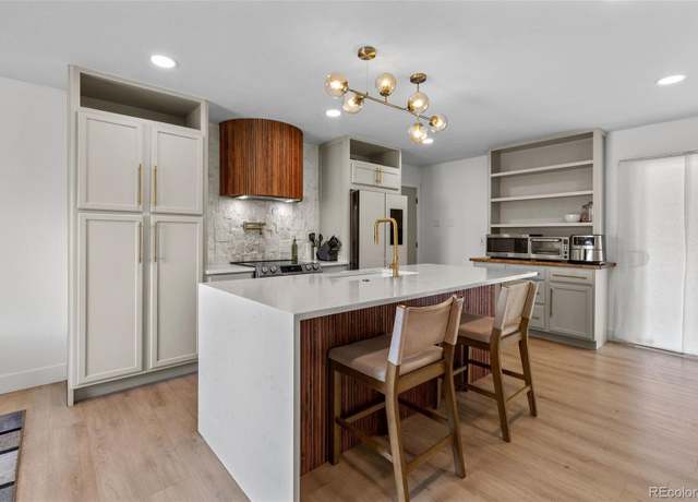 Property at 690 S Newark Ct, Aurora, CO 80012, 4 beds, 2 baths