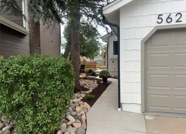 Property at 562 Longfellow Ln, Highlands Ranch, CO 80126, 3 beds, 2 baths