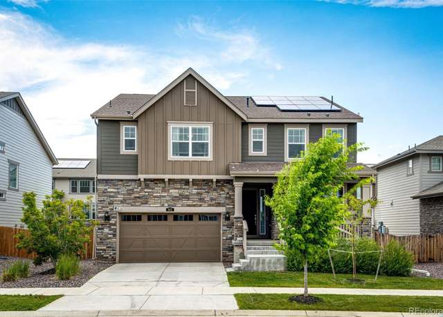 Property at 985 S Elk Way, Aurora, CO 80018, 4 beds, 4 baths
