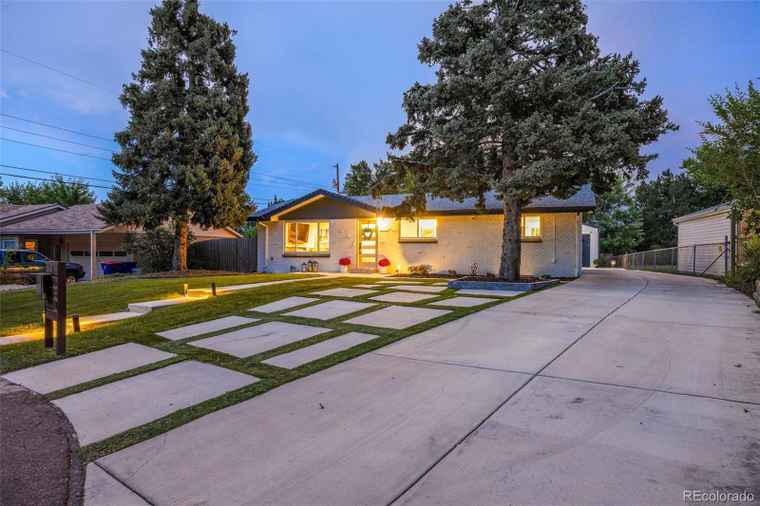 Photo of 1260 Hoyt St Lakewood, CO 80215