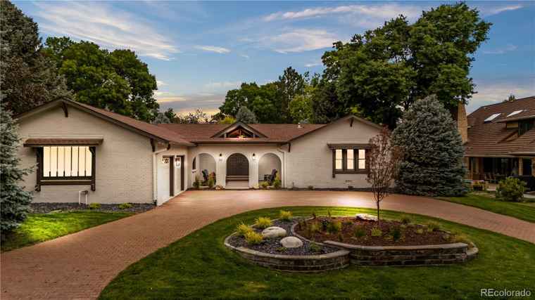 Photo of 3 Columbine Ln Littleton, CO 80123
