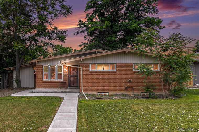 Photo of 400 W Midway Blvd Broomfield, CO 80020