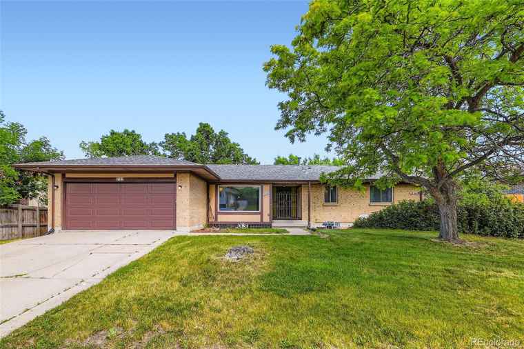 Photo of 2122 S Yank Way Lakewood, CO 80228