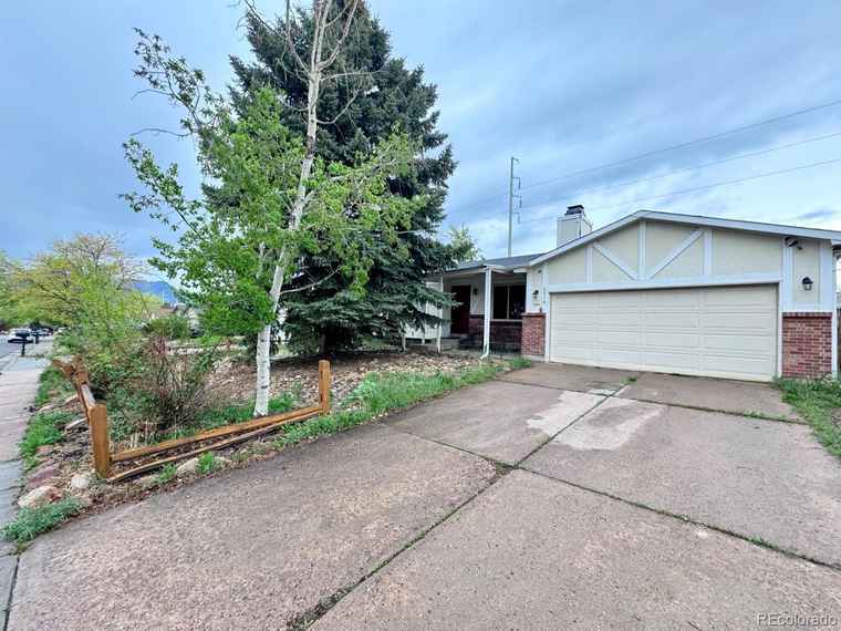 Photo of 2018 N Whitehorn Dr Colorado Springs, CO 80920