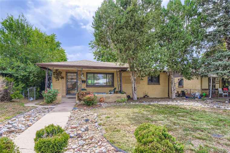 Photo of 2209 Havana St Aurora, CO 80010