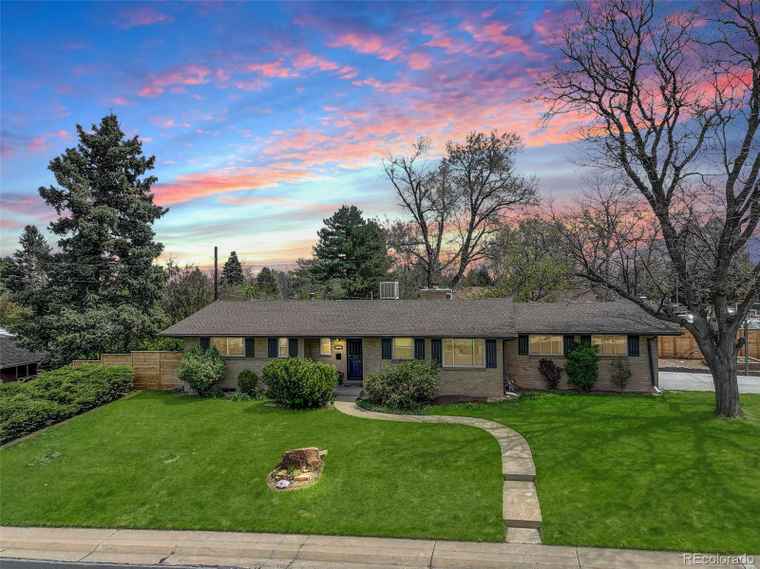 Photo of 180 Dover St Lakewood, CO 80226