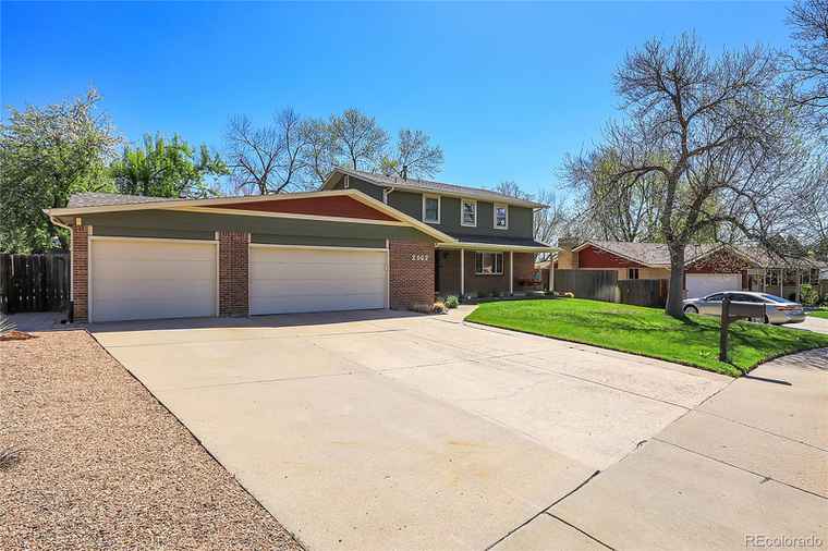 Photo of 2562 S Holland St Lakewood, CO 80227