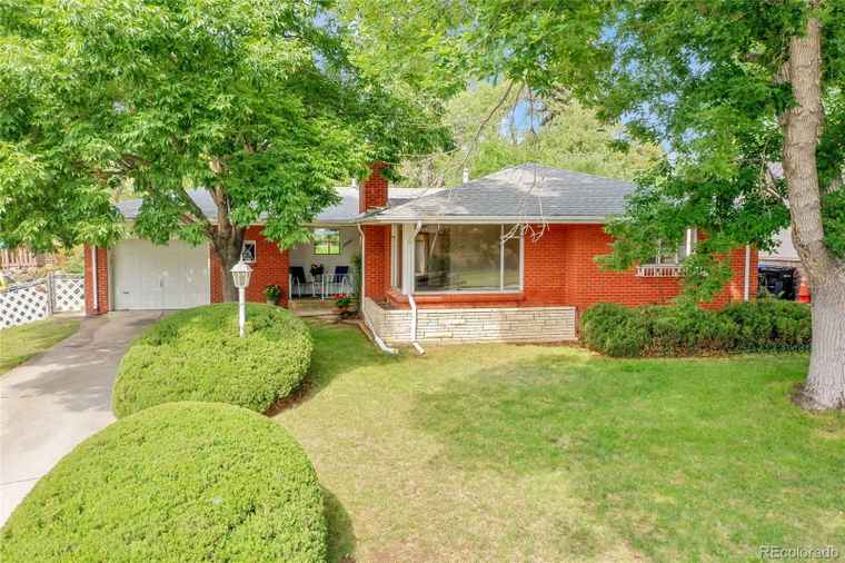 Photo of 6949 Upham St Arvada, CO 80003