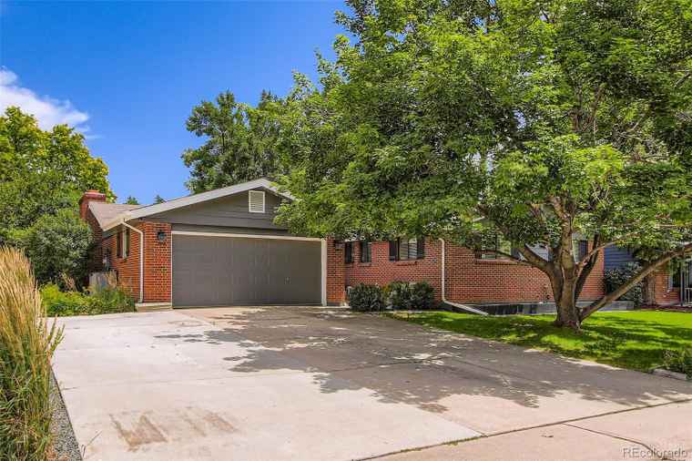 Photo of 7036 Robb St Arvada, CO 80004