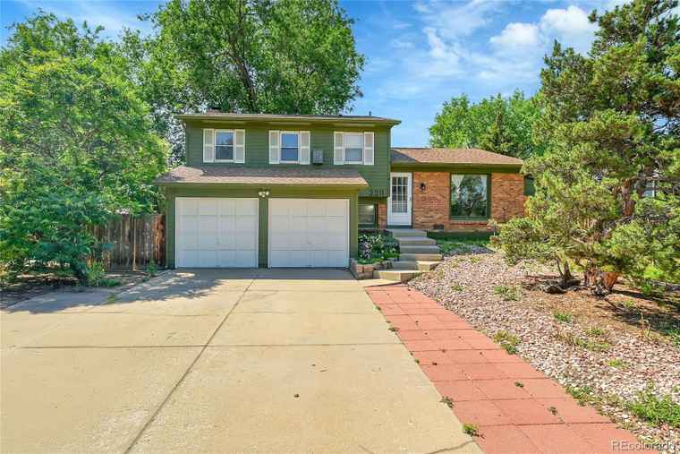 Photo of 2211 Sherman St Longmont, CO 80501