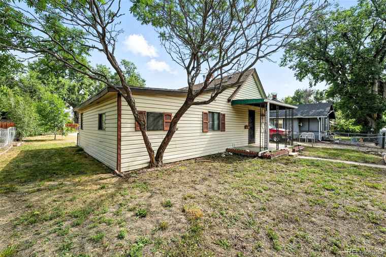 Photo of 12 Marshall Pl Longmont, CO 80504