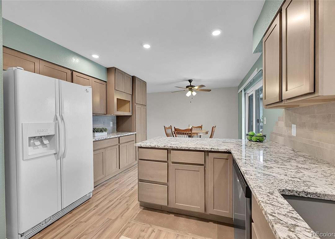 982 Oakwood Dr, Castle Rock, CO 80104