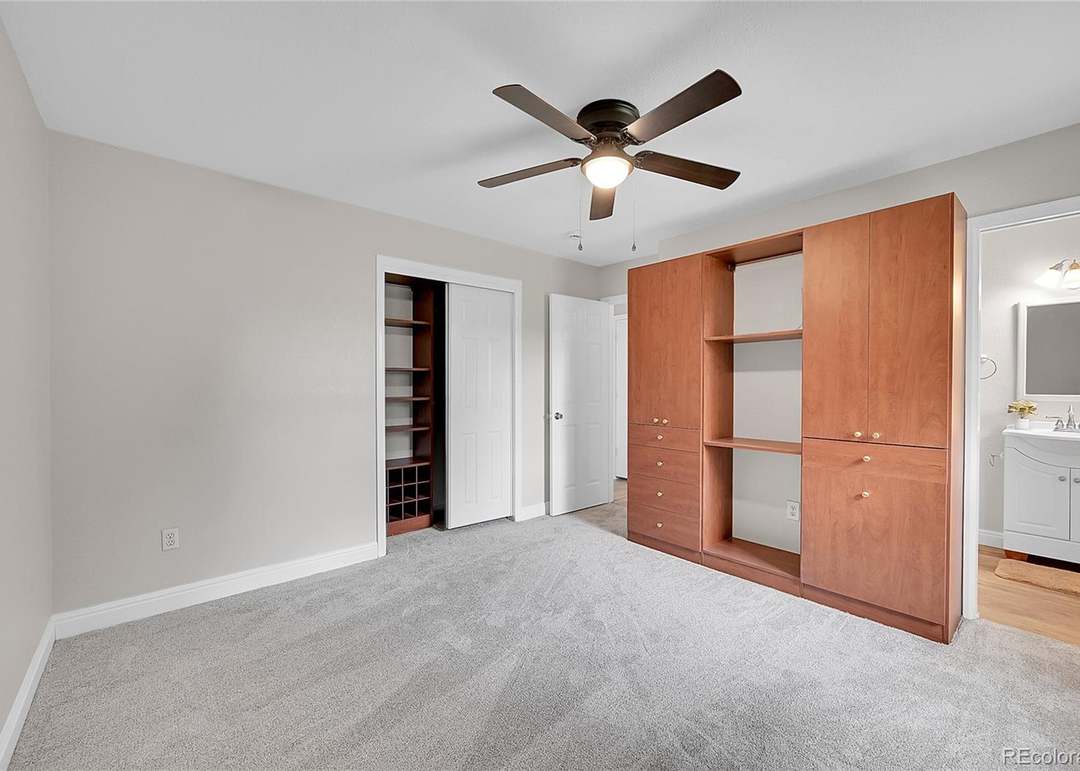 982 Oakwood Dr, Castle Rock, CO 80104