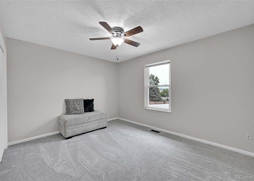 982 Oakwood Dr, Castle Rock, CO 80104