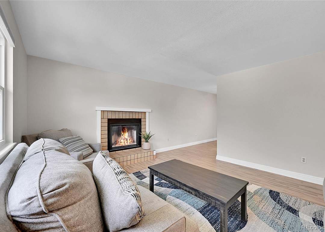 982 Oakwood Dr, Castle Rock, CO 80104