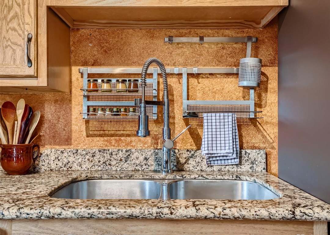 5371 Julian St, Denver, CO 80221