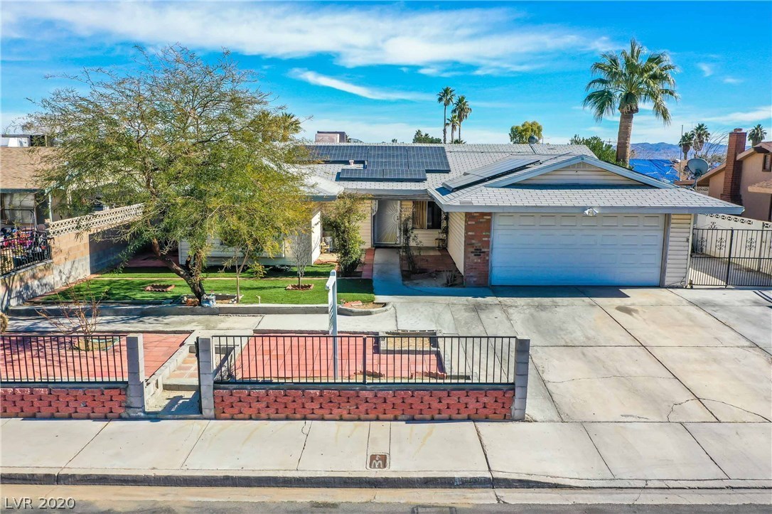 4438 Annie Oakley Dr, Las Vegas, NV 89121 | MLS# 2171109 | Redfin