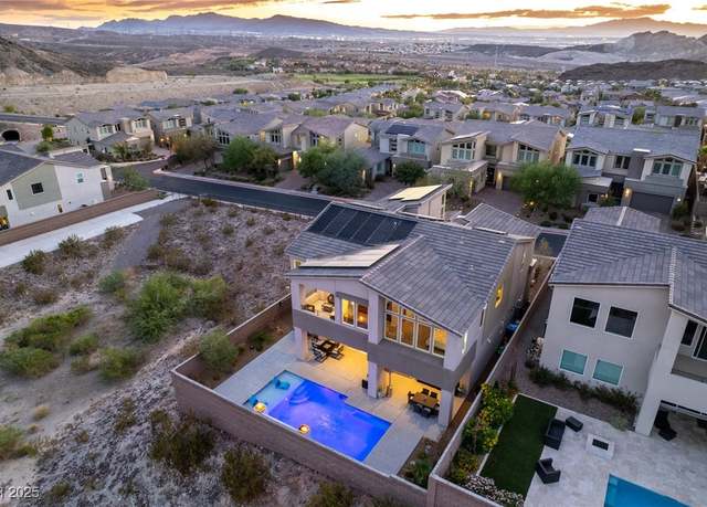 Property at 8 Hilltop Crest St, Henderson, NV 89011, 4 beds, 4 baths