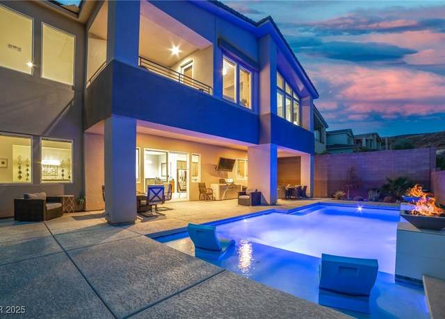 Property at 8 Hilltop Crest St, Henderson, NV 89011, 4 beds, 4 baths