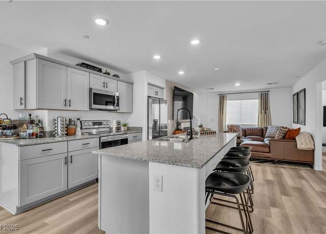 Property at 2827 Blue Mosaic Ln #3, Las Vegas, NV 89183, 3 beds, 2.5 baths