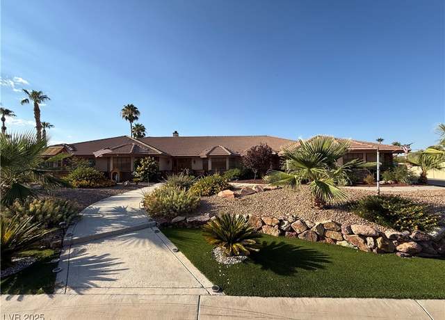 Property at 2201 S Monte Cristo Way, Las Vegas, NV 89117, 4 beds, 4.5 baths