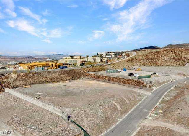 Property at 6 Horseshoe Rock Ct, Henderson, NV 89012