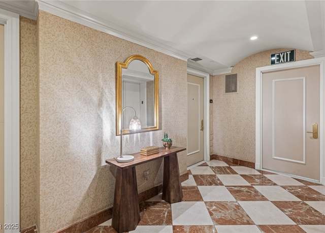 Property at 2877 Paradise Rd #305, Las Vegas, NV 89109, 2 beds, 2 baths