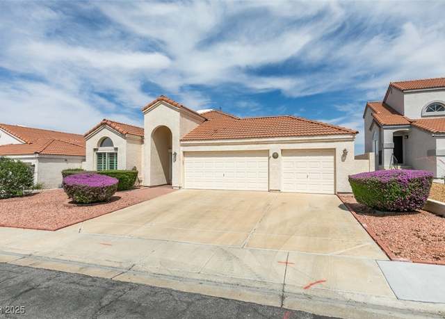 Property at 6 Sandwedge Dr, Henderson, NV 89074, 3 beds, 2 baths
