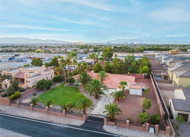 Property at 274 Doobie Ave, Las Vegas, NV 89183, 5 beds, 3.5 baths