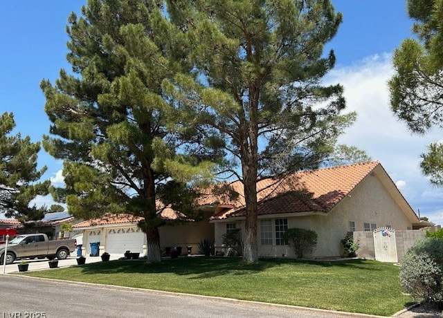 Property at 7650 Butterscotch Ct, Las Vegas, NV 89131, 4 beds, 2 baths