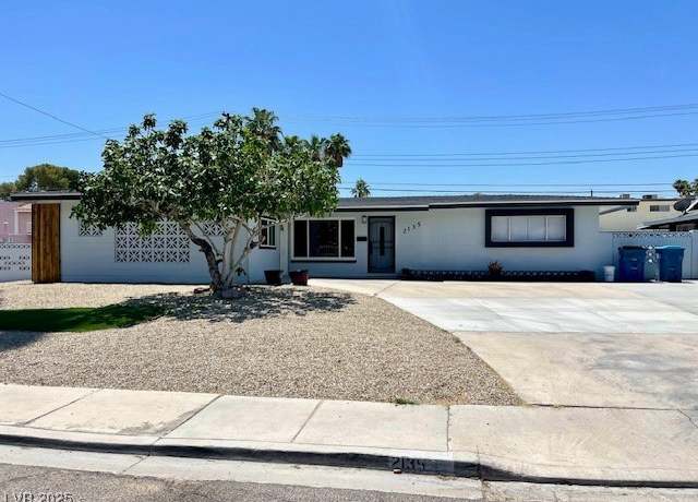Property at 2135 Sombrero Dr, Las Vegas, NV 89169, 4 beds, 2 baths